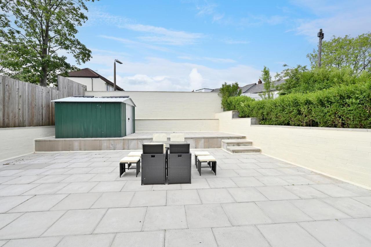 Sleek And Stylish 3 Bed In Bolton - Garden - Parking Villa Екстериор снимка