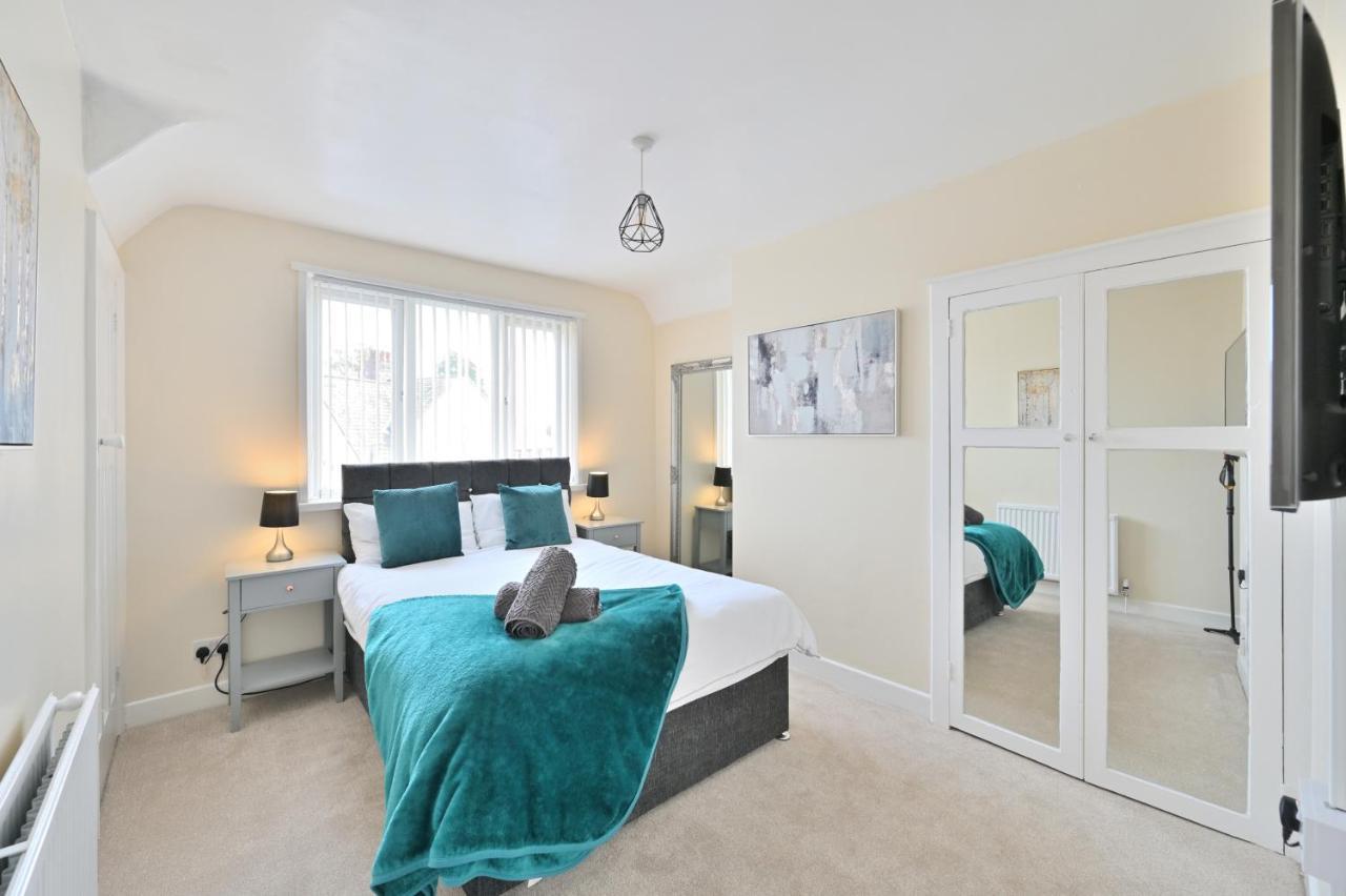 Sleek And Stylish 3 Bed In Bolton - Garden - Parking Villa Екстериор снимка